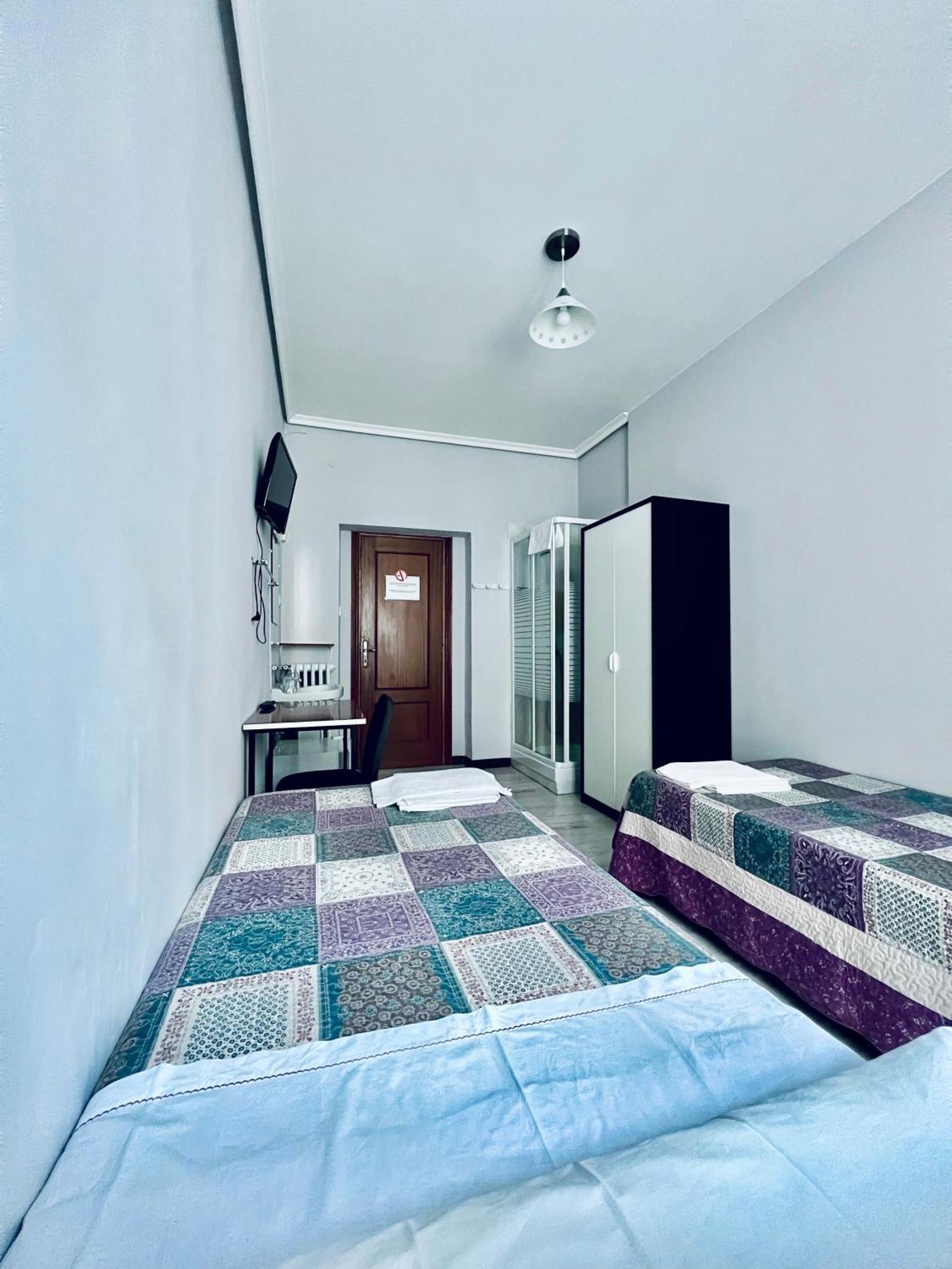 Hostal Conde De Alba — Photos 3