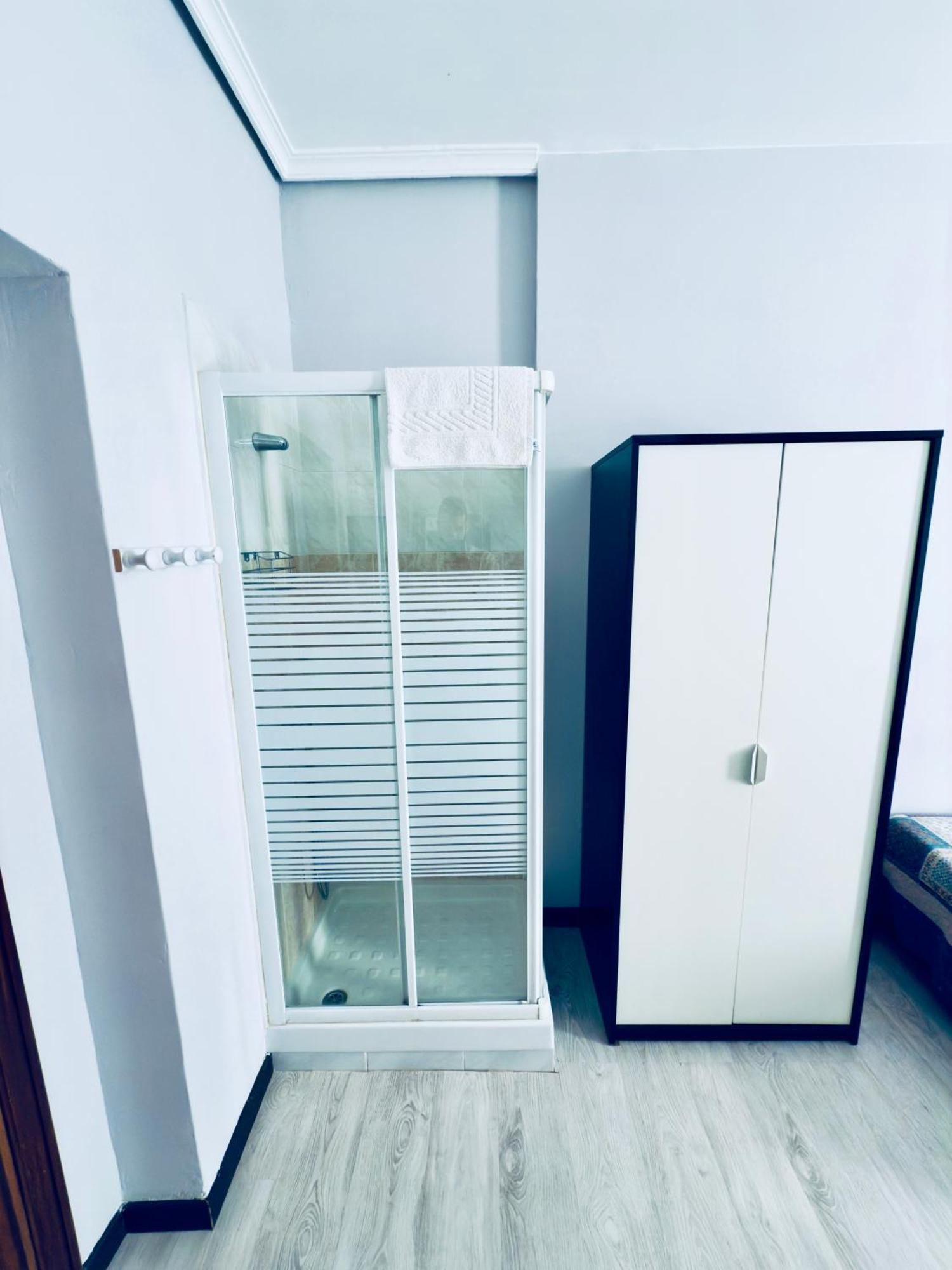 Hostal Conde De Alba — Photos 1
